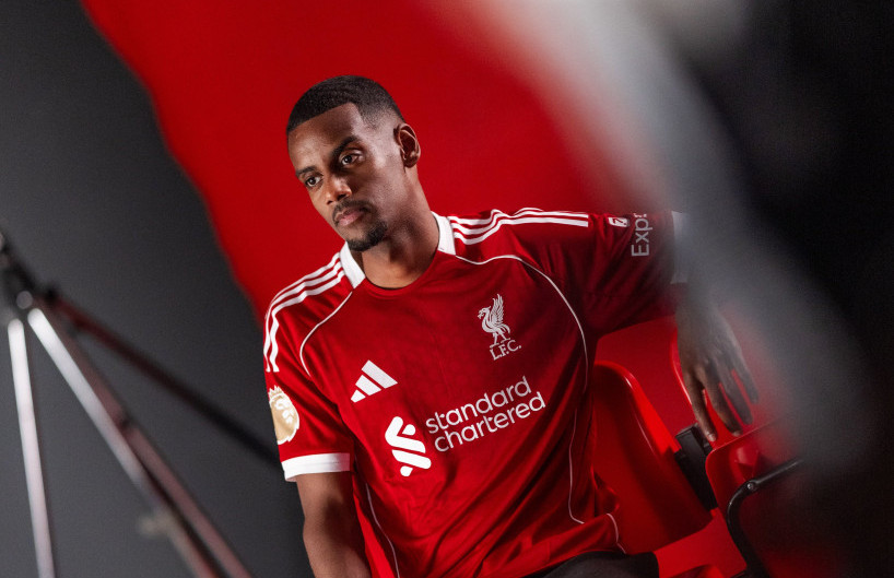Aleksandar Isak u opremi Liverpula