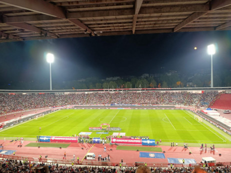 Pune tribine na stadionu "Rajko Mitić": Srbija ponovo u "plavom", aplauzi za Mitrovića