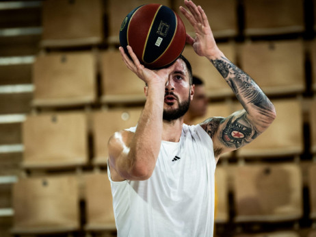 Povreda Džounsa naterala crno-bele da reaguju: Partizan pregovara sa Lovernjom