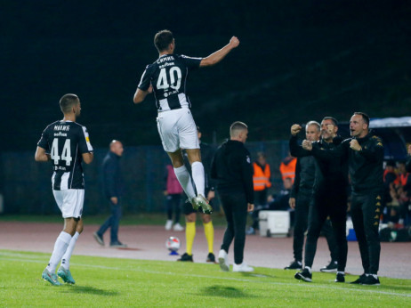 Crno-beli lete visoko pred "večiti derbi": Ubedljiv trijumf u Subotici uz blagu opomenu