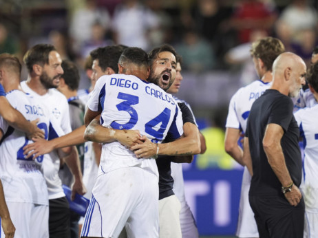 Fiorentina nastavlja da tone: Fabregasov Komo u nadoknadi do preokreta!