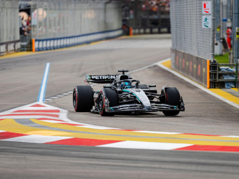 Džordž Rasel u bolidu Mercedesa