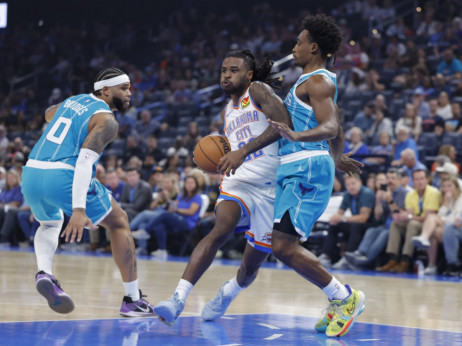 Ima šta i da se vidi u predsezonskim NBA duelima: Neviđeni koš Kejsona Valasa