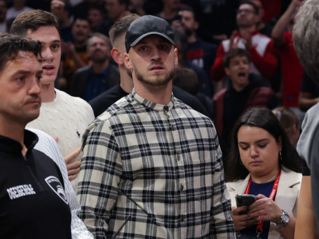 Fudbaleri Crvene zvezde bodre košarkaše protiv Reala: Arnautović i Radonjić u Beogradskoj areni