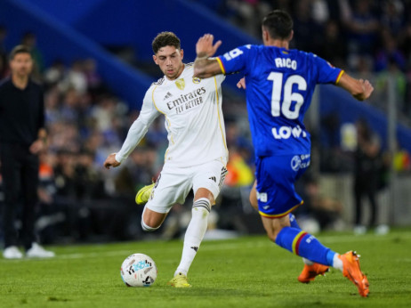 Real Madrid na jedvite jade slavio u gradskom derbiju:Hetafe "otvoren" tek posle svog crvenog kartona