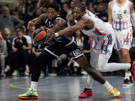 (UŽIVO) Partizan - Pariz: Crno-beli uspeli da se vrate u ritam na kraju prve četvrtine