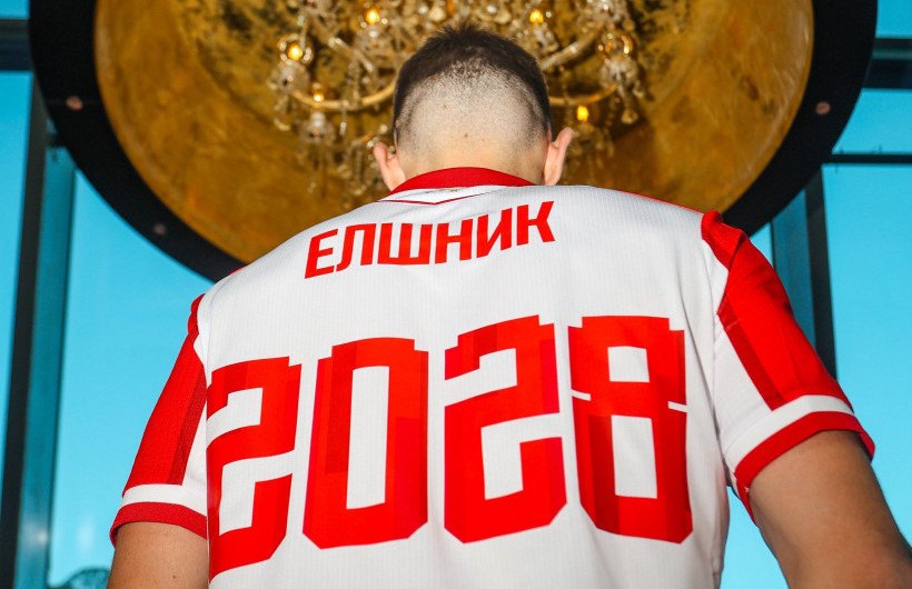 Timi Maks Elšnik, fudbaler Crvene zvezde