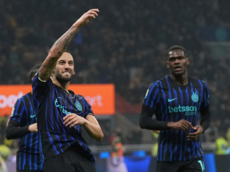 Inter se mučio, pa pobedio Fiorentinu: Čalhanoglu dvostruki strelac