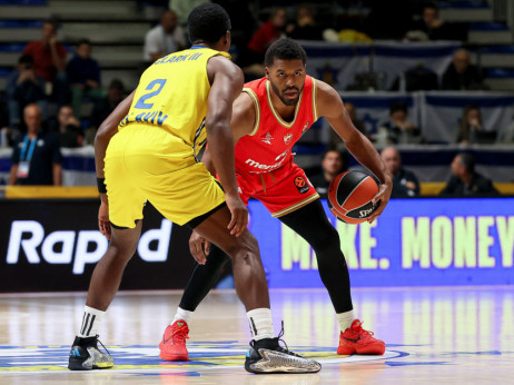 (UŽIVO, VIDEO) Makabi Tel Aviv - Crvena zvezda (2/4): Batler traži prve poene, Mekintajer nezaustavljiv