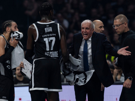 Klajburnova trojka sa pola terena srušila Partizan: Treći uzastopni poraz za crno-bele