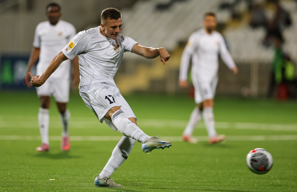 Bojica Nikčević postiže gol za Čukarički