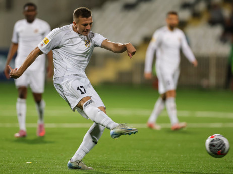 (UŽIVO) Čukarički - Partizan 2:0: Tedić pogađa sa bele tačke