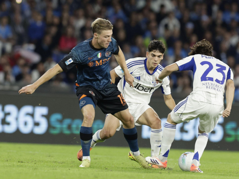 Fudbaleri Napolija i Koma, na meču 10. kola Serije A