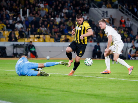 (VIDEO) UEFA Liga konferencije: Luka Jović golom sa bele tačke doneo bod Atinjanima