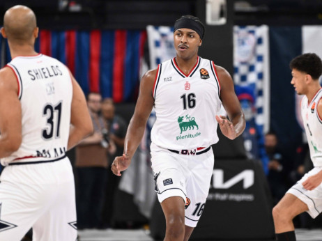 Olimpija skupo platila trijumf u Istanbulu - nova povreda Zeka Ledeja