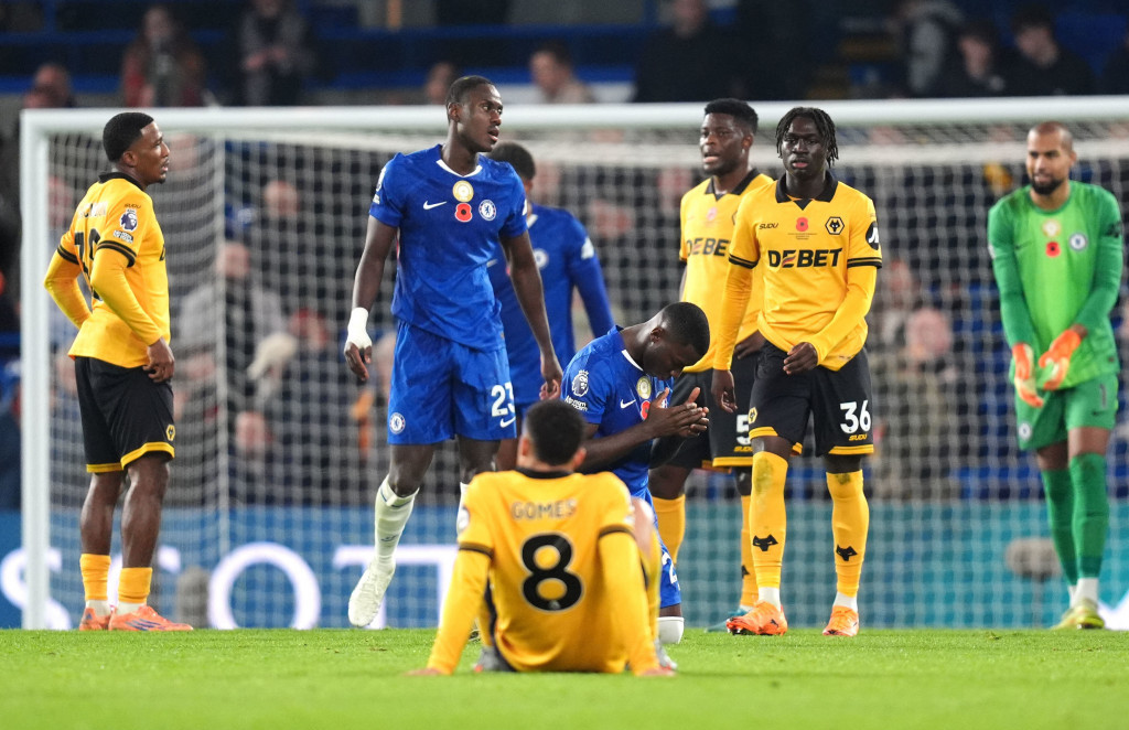 Igrači Vulverhemptona posle poraza od Čelsija