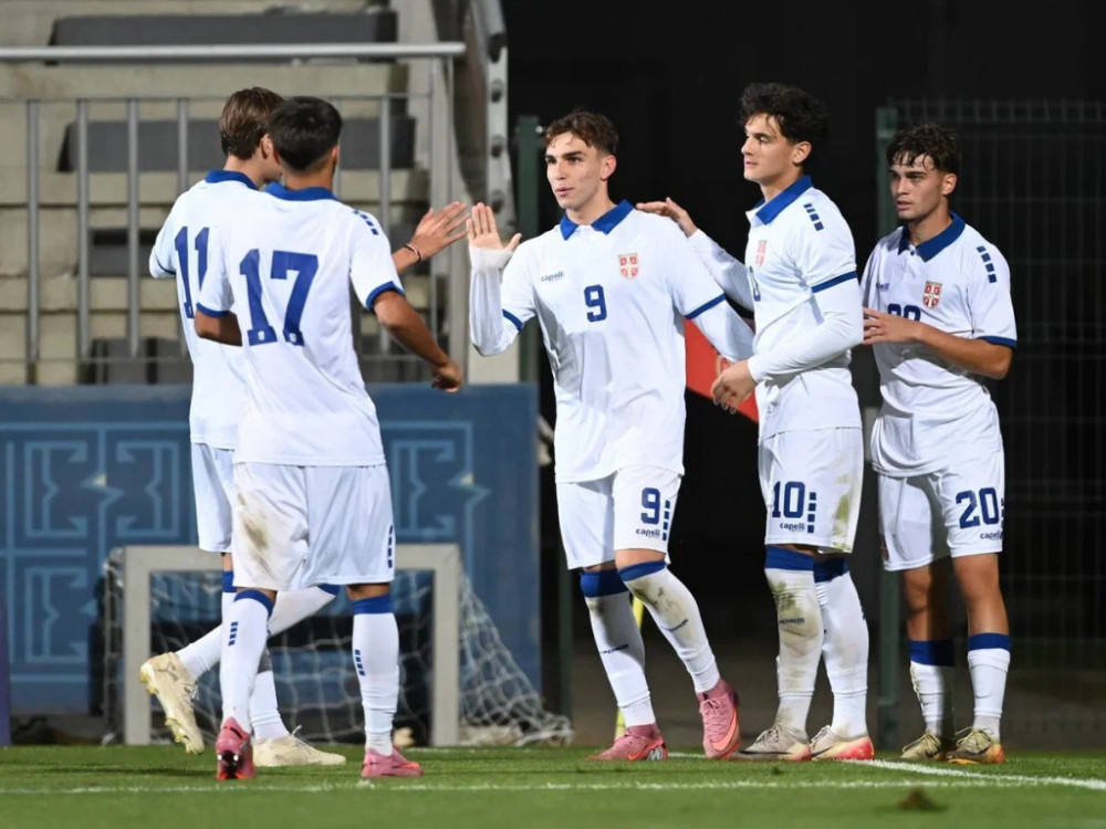 Omladinska fudbalska selekcija Srbije, slavi pobedu u Hrvatskoj