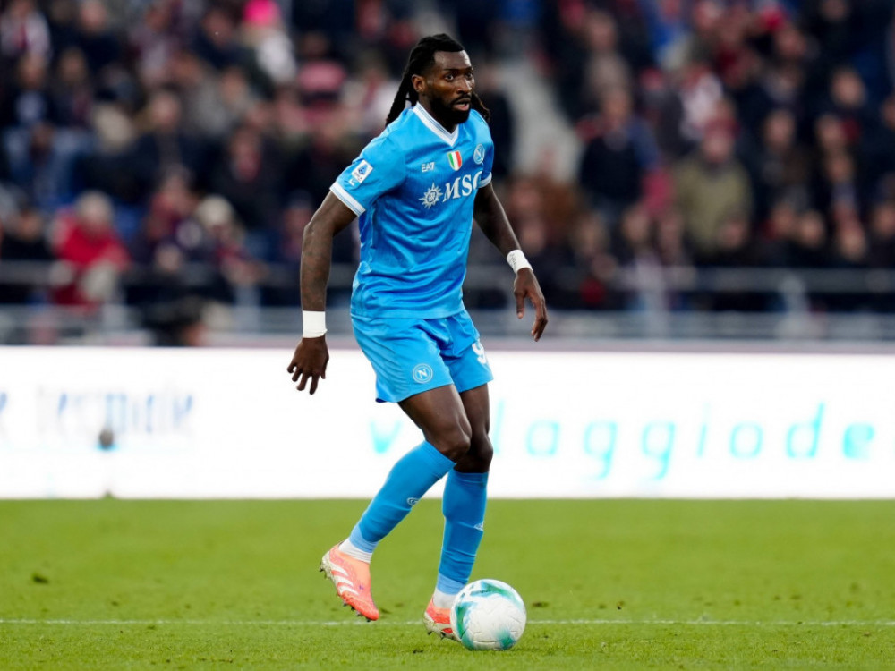 Frenk Angisa, fudbaler Napolija