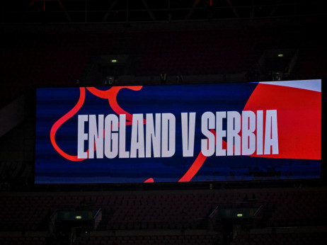 (FOTO) "Orlovi" nose Natalijinu ramondu iznad grba: Srpski fudbaleri pamte slavnu prošlost svog naroda