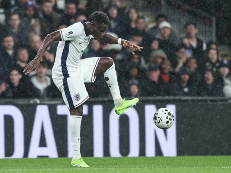 (VIDEO) Englezi vode u Londonu: Saka nadmudrio Rajkovića!