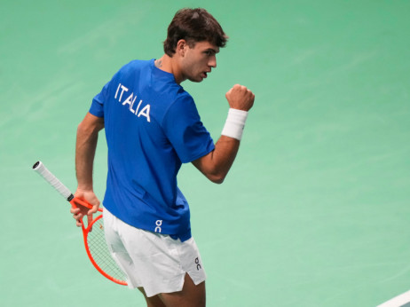 Teniseri Italije pobedili Austriju za plasman u polufinale Dejvis kupa