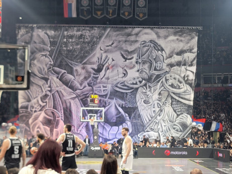 (VIDEO) Atmosfera u Areni na vrhuncu: Koreografija navijača Partizana pred Fenerbahče