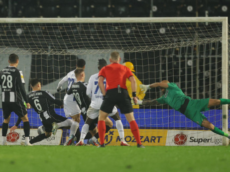 (UŽIVO) Partizan - Železničar (1:1): Evo izjednačenja, niz grešaka u odbrani crno-belih!