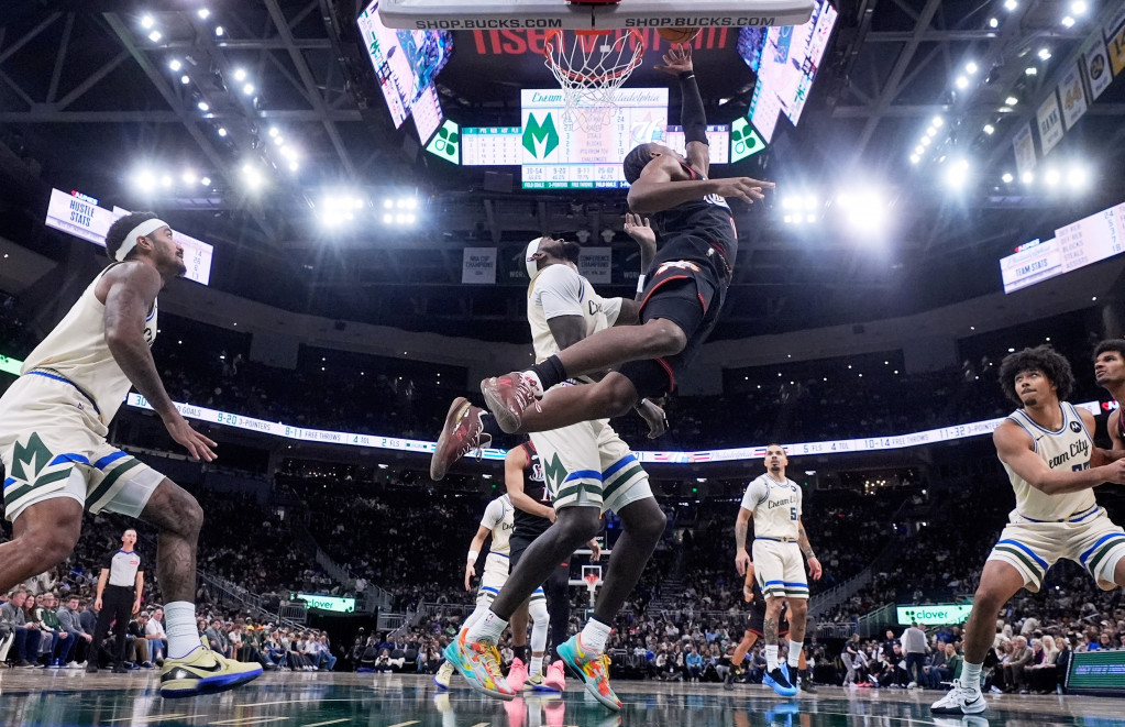 Meksi pogađa "na obruču"