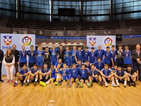 Beogradski školarci se takmičili u stonom tenisu i rukometu: Medalje delili Ratko Nikolić i Andrea Arsović