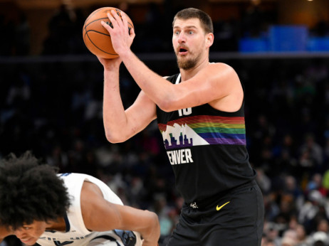 (VIDEO) Košarkaši Memfisa na Džokerovom "ringišpilu": Magija genijalnog Jokića