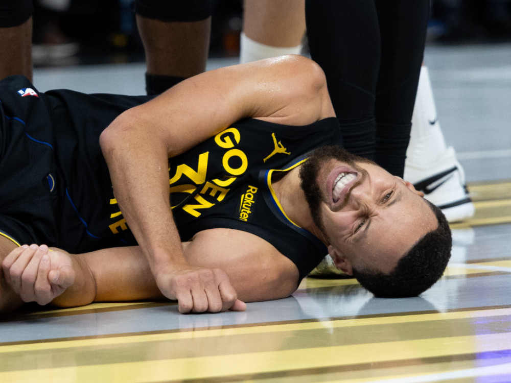 Stef Kari nije mogao da završi meč sa Hjustonom