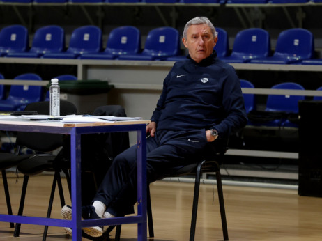 (VIDEO) Možda je napustio poziciju selektora, ali ne i reprezentaciju: Svetislav Pešić je tu da bodri "orlove"