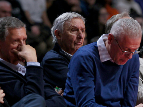 (VIDEO) Možda je napustio poziciju selektora, ali ne i reprezentaciju: Svetislav Pešić je tu da bodri "orlove"