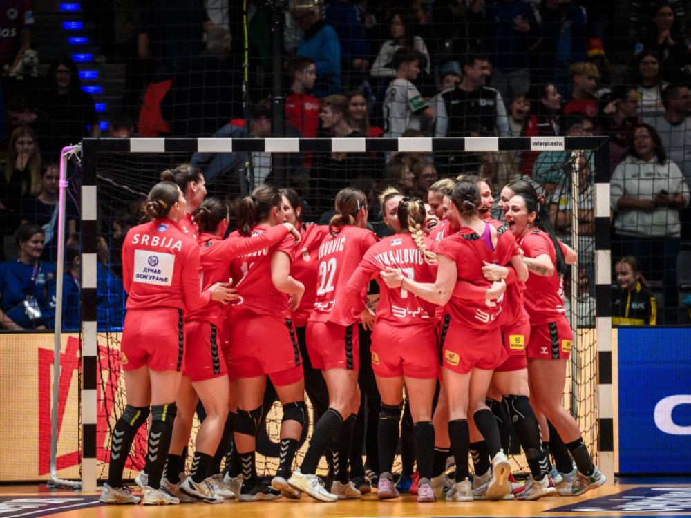 Najbolje rukometašice Srbije, slave pobedu nad Islandom