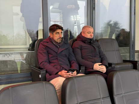 (FOTO) Veljko Paunović u društvu Nikole Lazetića gleda duel između Železničara i Radničkog 1923