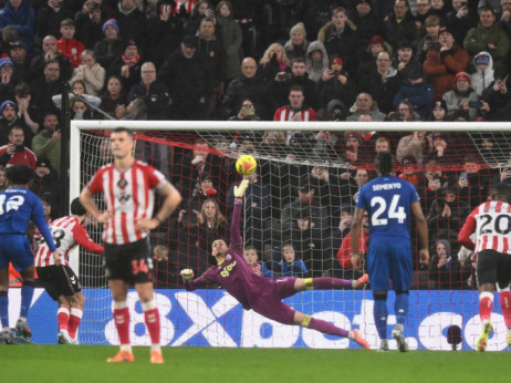 Bornmut krenuo, pa stao: Sanderlend preokretnuo i triput matirao Petrovića, Lids umalo "zakinuo" Siti za bodove