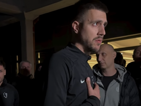 Vanja Marinković izašao da smiri navijače: Ni nama ništa nije jasno, vi možda znate više od nas