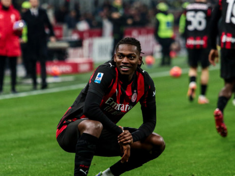 Rafael Leao izrežirao pobedu, a Pavlović je umalo uprskao: Drama u završnici uz puno sreće za "rosonere"