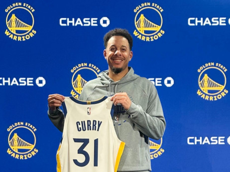 Set Kari otpušten, pa vraćen u Golden stejt: Stef sa bratom napada NBA titulu