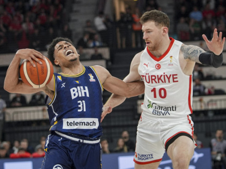 Fenerbahče se sa igračem manje vraća Evroligi: Bitim doživeo tešku povredu igrajući za Tursku
