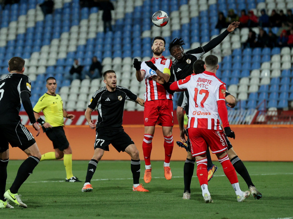 Fudbaleri Crvene zvezde i Čukaričkog