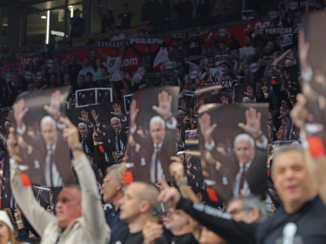 (FOTO/VIDEO) Noć o kojoj će se pričati: Partizanovci između ljubavi i mržnje