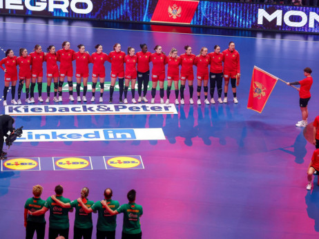 Spremne smo za tuču i borbu : Crnogorske rukometašice jedva čekaju bitku sa Srbijom