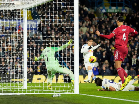 (VIDEO) Konate prosuo viđenu pobedu Liverpula: Lids u dubokoj nadoknadi ukrao bod "redsima"
