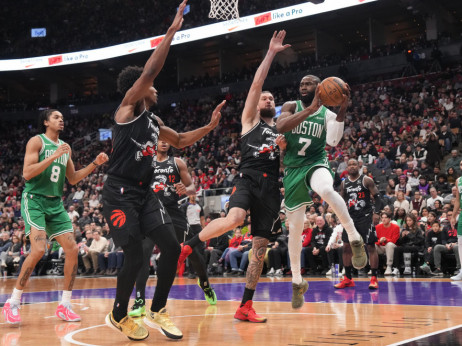 Darkovi Reptorsi stigli minus 23, pa pali od Bostonovih trojki