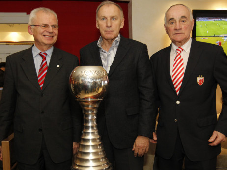 Na današnji dan pre 34 godine: Zvezda se popela na krov sveta