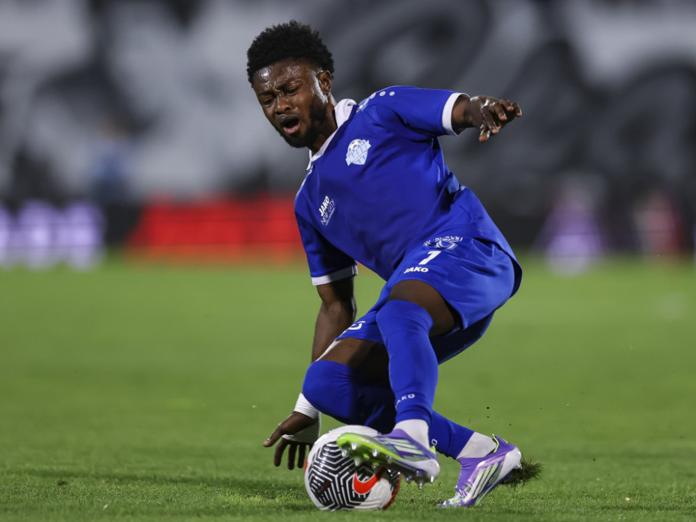 Daglas Ovusu, fudbaler Radnika