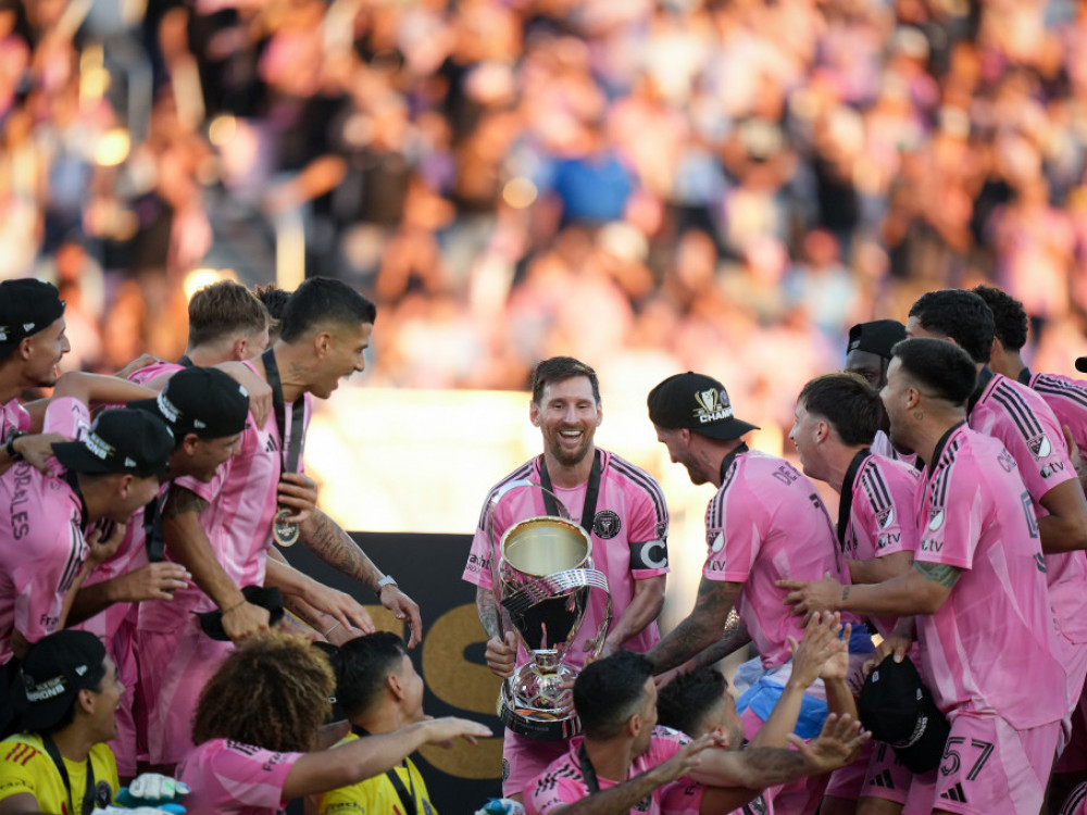 Lionel Mesi u društvu saigrača iz Inter Majamija