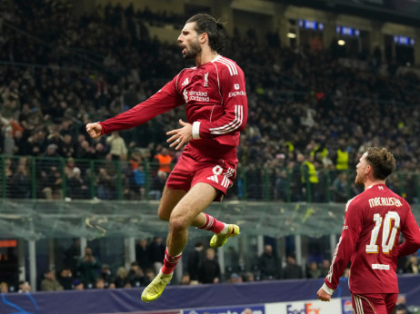 Prazne oči, srca a onda VAR penal: Soboslaj oživeo Liverpul na "Meaci"i srušio Inter