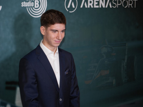 Andrija Kostić vozi Formulu 3 u Abu Dabiju